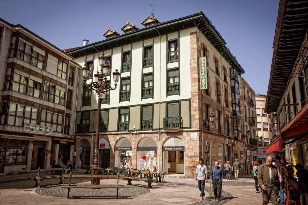 Hostal Boutique Puerta Del Sol Torrelavega Exterior foto